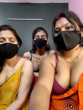 cutee  crazy online show from April 12, 1:47 pm