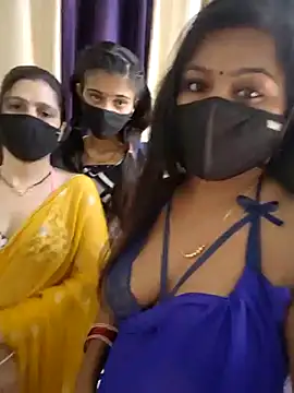 Snapshot of cutee__crazy chatting on June 18, 2:11 pm cutee crazy online show from June 18, 2:11 pm