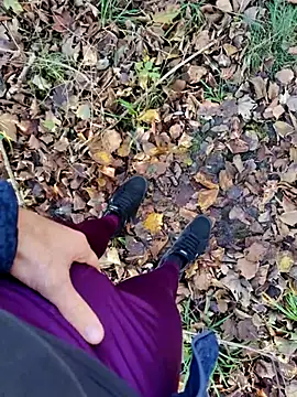 Snapshot of Boring_one chatting on November 3, 1:47 pm Boring one online show from November 3, 1:47 pm