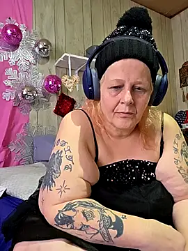 DavisDesires online show from February 6, 2:13 pm