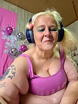 DavisDesires online show from February 10, 6:29 pm