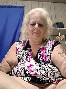 DavisDesires online show from April 23, 1:35 pm