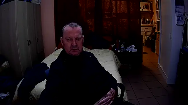 passifsoumis1963 online show from November 9, 7:07 pm