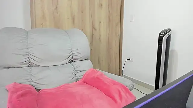 xspecialoomx online show from April 14, 2:00 pm