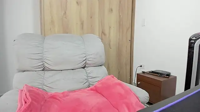 xspecialoomx online show from March 24, 12:38 pm