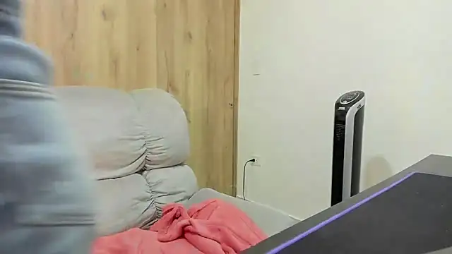 xspecialoomx online show from March 18, 3:03 pm