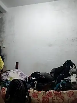 Snapshot of KleberL chatting on February 28, 3:39 am KleberL online show from February 28, 3:39 am