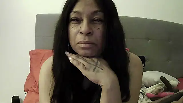 MSweetLindaParks online show from June 16, 4:45 am