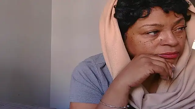 Snapshot of MSweetLindaParks chatting on October 17, 6:53 pm MSweetLindaParks online show from October 17, 6:53 pm