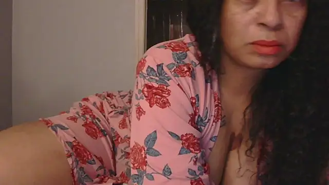 Snapshot of MSweetLindaParks chatting on November 1, 11:31 pm MSweetLindaParks online show from November 1, 11:31 pm