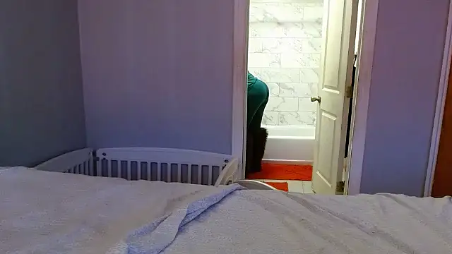 Snapshot of MSweetLindaParks chatting on February 8, 5:10 pm MSweetLindaParks online show from February 8, 5:10 pm