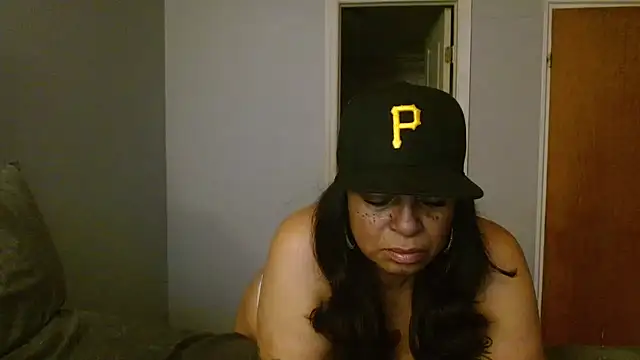 MSweetLindaParks online show from March 12, 10:36 pm