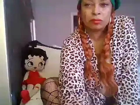 Snapshot of MSweetLindaParks chatting on March 22, 3:31 pm MSweetLindaParks online show from March 22, 3:31 pm