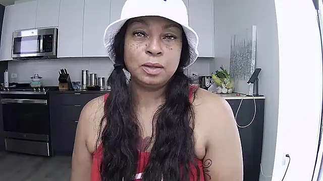 MSweetLindaParks online show from July 21, 5:47 pm