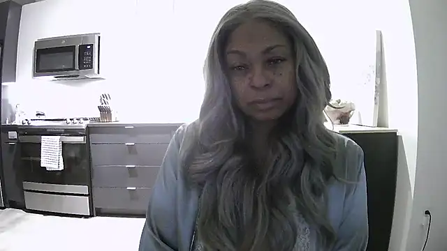 MSweetLindaParks online show from July 16, 1:24 am