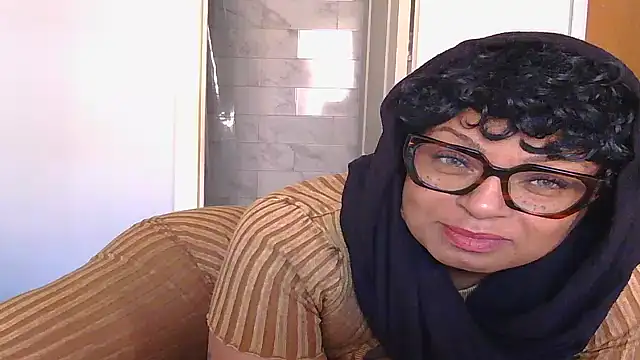 Snapshot of MSweetLindaParks chatting on October 3, 6:31 pm MSweetLindaParks online show from October 3, 6:31 pm