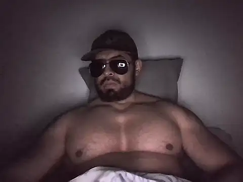 marcus002001 online show from May 12, 5:59 am
