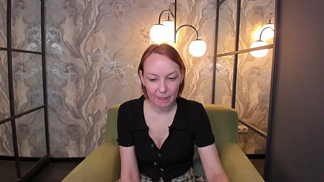 Snapshot of NikaGentle chatting on March 10, 11:45 am NikaGentle online show from March 10, 11:45 am