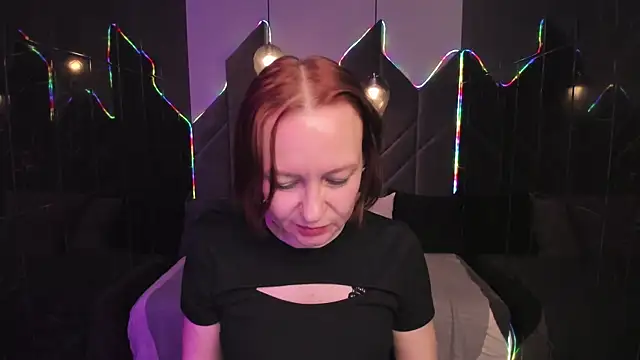 Snapshot of NikaGentle chatting on November 23, 5:39 am NikaGentle online show from November 23, 5:39 am