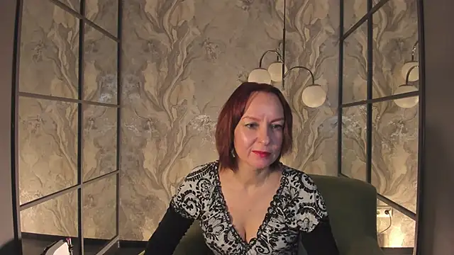 Snapshot of NikaGentle chatting on October 17, 5:44 am NikaGentle online show from October 17, 5:44 am