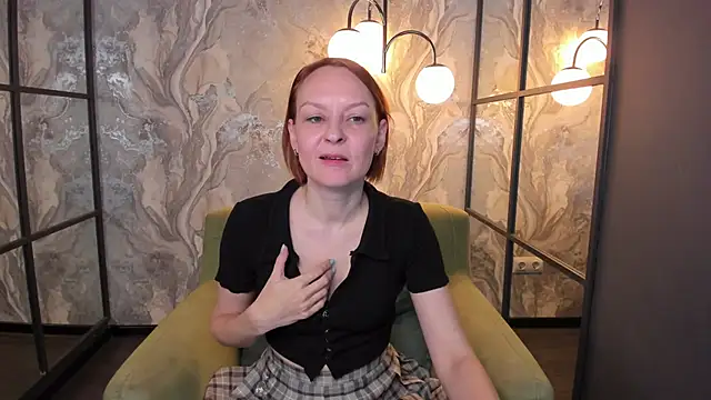 Snapshot of NikaGentle chatting on March 10, 8:39 am NikaGentle online show from March 10, 8:39 am