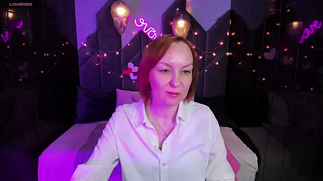 Snapshot of NikaGentle chatting on February 13, 5:37 am NikaGentle online show from February 13, 5:37 am