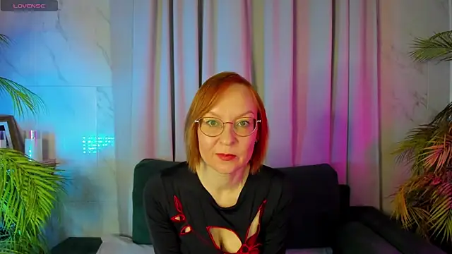 Snapshot of NikaGentle chatting on March 7, 5:29 am NikaGentle online show from March 7, 5:29 am
