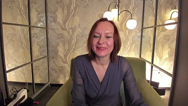 Snapshot of NikaGentle chatting on October 24, 5:28 am NikaGentle online show from October 24, 5:28 am