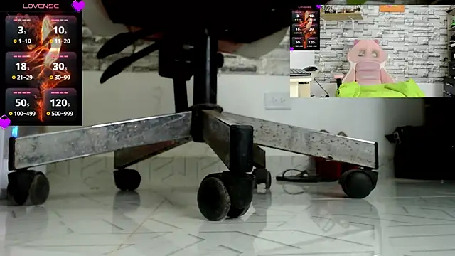 hot-timefun online show from March 1, 8:42 pm