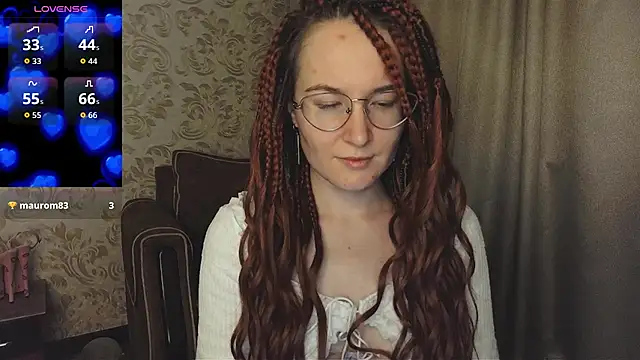Snapshot of AgnesGraham chatting on October 6, 9:48 pm AgnesGraham online show from October 6, 9:48 pm