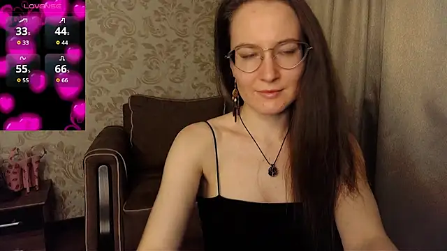 Snapshot of AgnesGraham chatting on September 8, 9:36 pm AgnesGraham online show from September 8, 9:36 pm