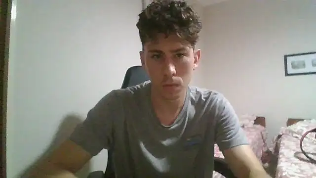 Snapshot of saint_not chatting on February 17, 1:36 am saint not online show from February 17, 1:36 am