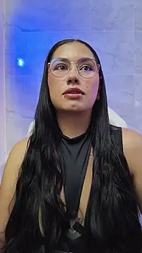 Snapshot of LauraRuiz1 chatting on May 21, 1:03 am LauraRuiz1 online show from May 21, 1:03 am