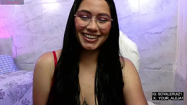 Snapshot of LauraRuiz1 chatting on May 22, 1:14 am LauraRuiz1 online show from May 22, 1:14 am