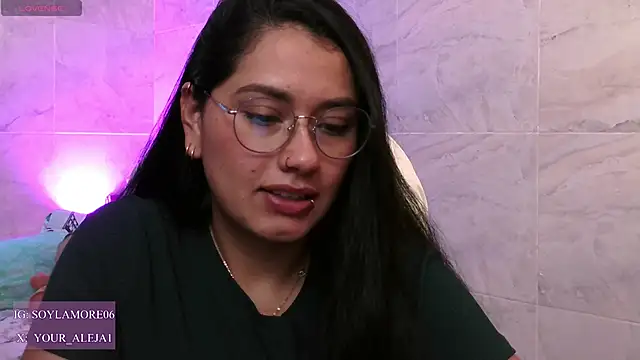 Snapshot of LauraRuiz1 chatting on June 8, 9:26 pm LauraRuiz1 online show from June 8, 9:26 pm