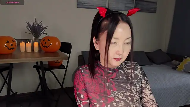 AvroraSakura online show from October 30, 11:30 am