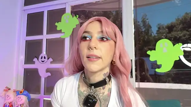 Snapshot of Evangelyne_1 chatting on October 26, 4:07 pm Evangelyne 1 online show from October 26, 4:07 pm