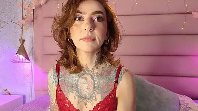 Snapshot of Evangelyne_1 chatting on December 17, 3:50 pm Evangelyne 1 online show from December 17, 3:50 pm