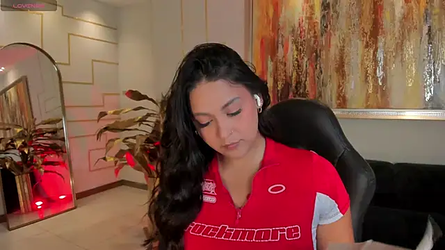 ToriCrossX online show from October 26, 1:55 pm