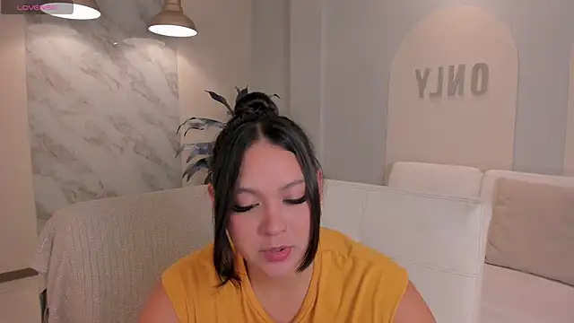 ToriCrossX online show from October 10, 1:23 pm