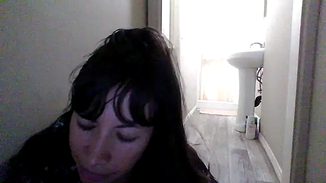 Snapshot of petitedoll29 chatting on December 3, 9:47 pm petitedoll29 online show from December 3, 9:47 pm