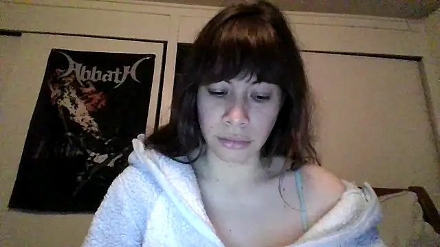 Snapshot of petitedoll29 chatting on December 14, 3:50 am petitedoll29 online show from December 14, 3:50 am
