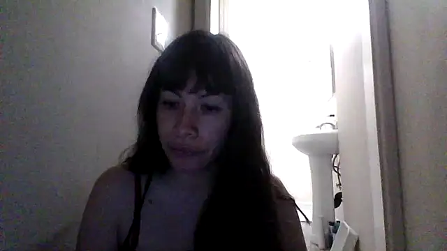 Snapshot of petitedoll29 chatting on November 8, 2:15 am petitedoll29 online show from November 8, 2:15 am