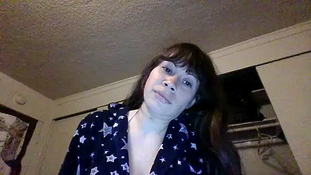 Snapshot of petitedoll29 chatting on December 6, 4:19 am petitedoll29 online show from December 6, 4:19 am