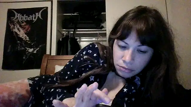 Snapshot of petitedoll29 chatting on December 6, 1:13 am petitedoll29 online show from December 6, 1:13 am