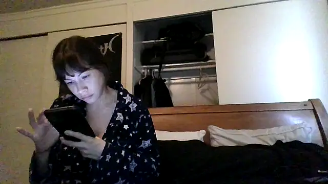 Snapshot of petitedoll29 chatting on December 6, 7:50 pm petitedoll29 online show from December 6, 7:50 pm