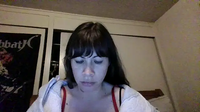 Snapshot of petitedoll29 chatting on December 17, 6:13 am petitedoll29 online show from December 17, 6:13 am