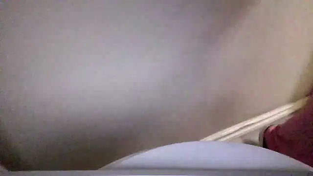 Snapshot of petitedoll29 chatting on October 26, 12:33 am petitedoll29 online show from October 26, 12:33 am