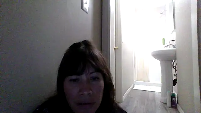 Snapshot of petitedoll29 chatting on December 1, 1:28 am petitedoll29 online show from December 1, 1:28 am