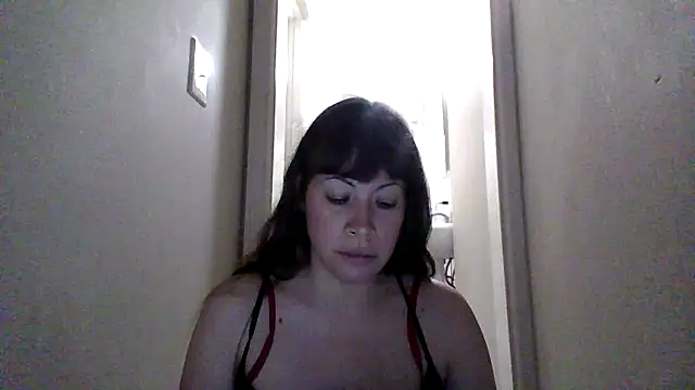 Snapshot of petitedoll29 chatting on October 27, 12:11 am petitedoll29 online show from October 27, 12:11 am